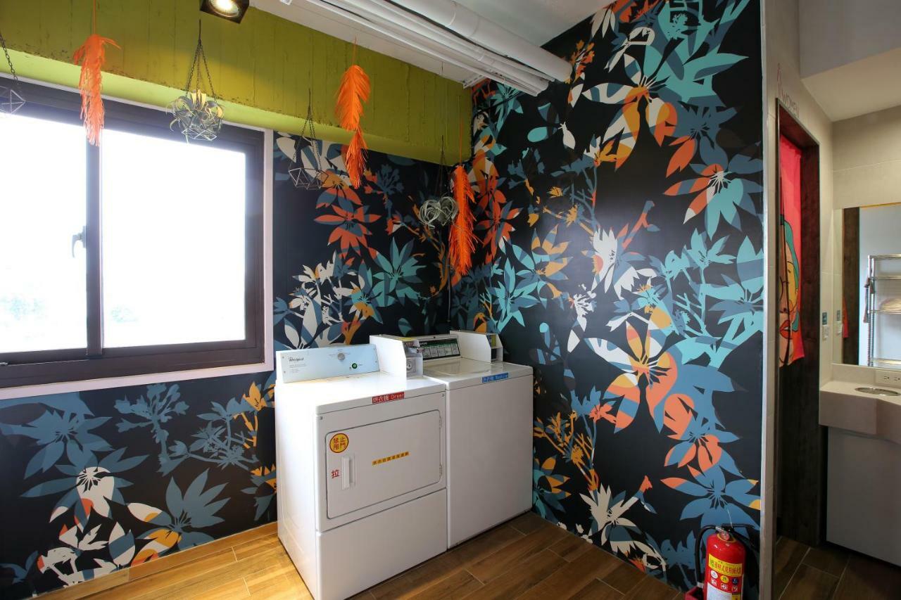 Loosha Hostel Тайчжун Екстер'єр фото