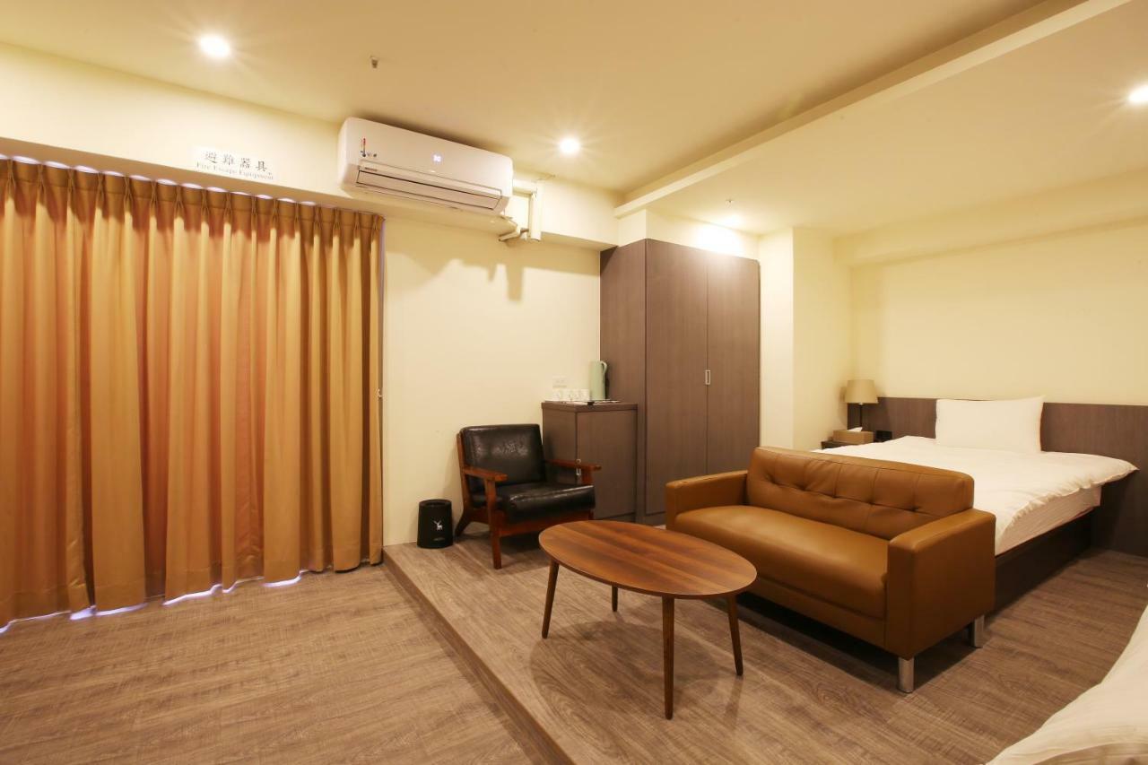 Loosha Hostel Тайчжун Екстер'єр фото