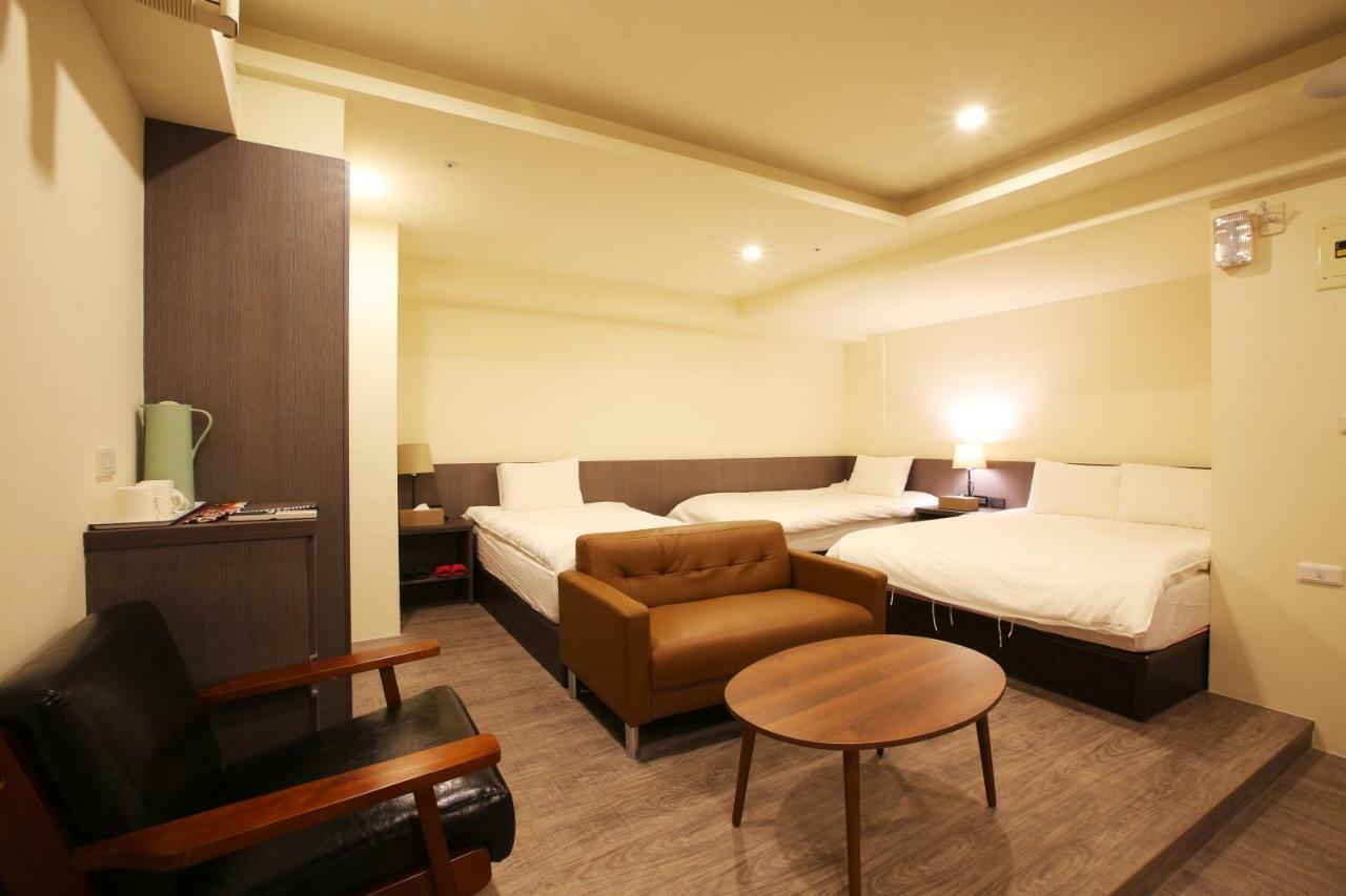 Loosha Hostel Тайчжун Екстер'єр фото
