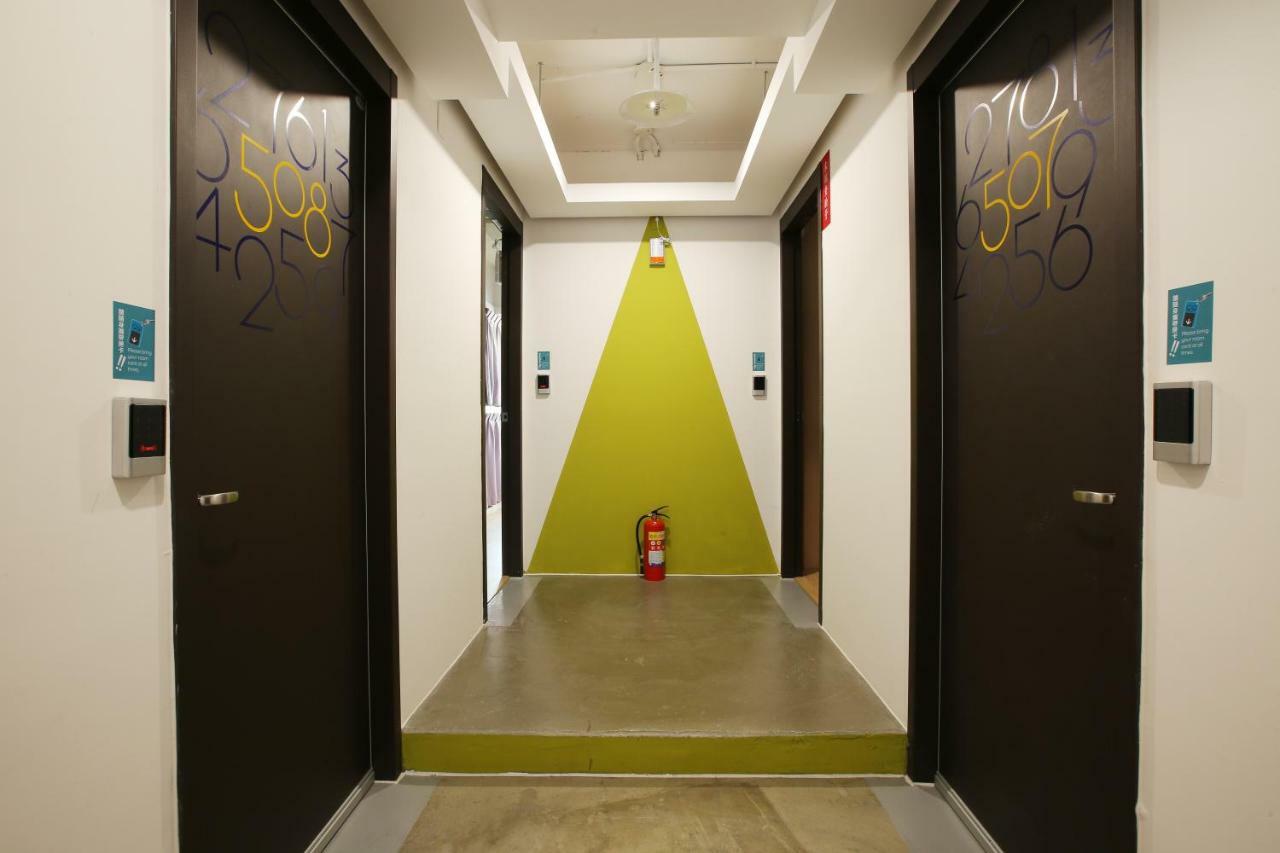 Loosha Hostel Тайчжун Екстер'єр фото